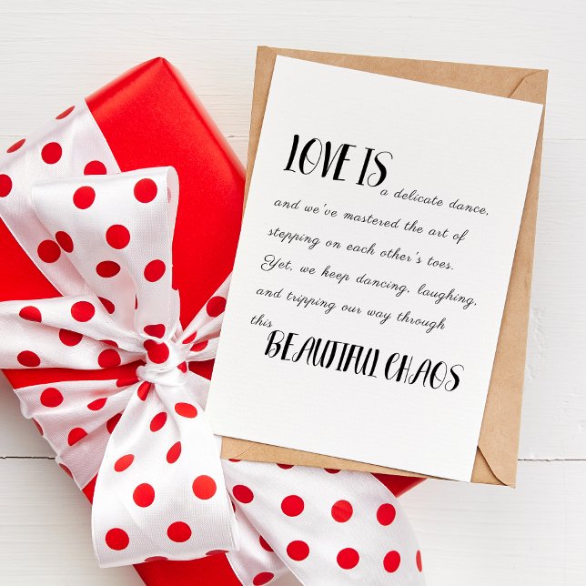 Carte L'amour est un beau chaos - Typographie minimalist (Créateur téléchargé)