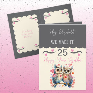 Carte Le 25e anniversaire de la femme hiboux gris rose