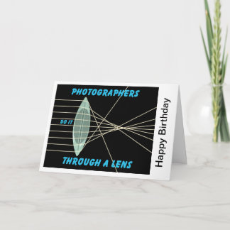Carte les photographes le font à travers une lentille