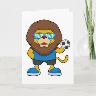 Carte Lion en tant que joueur de football avec ballon de