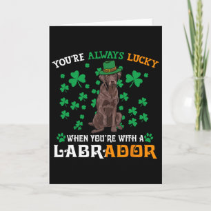 Carte Lucky avec un chien labrador au chocolat Saint-Pat