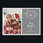 Carte magnétique photo gris et blanc<br><div class="desc">Étendez la fête de Noël avec cette carte de voeux magnétique moderne et élégante, avec un design de guitare en ligne blanche encadrant une crête classique facilement personnalisable avec vos initiales sur un arrière - plan gris élégant. Ajoutez l'un de vos portraits de famille préférés sur le côté gauche de...</div>