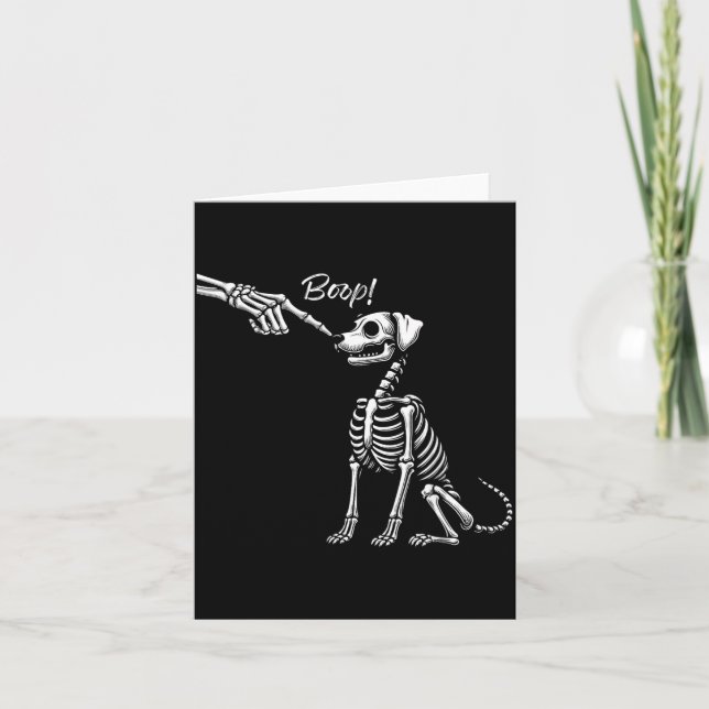 Carte Main de squelette caressant un chien Chiot mignon  (Devant)