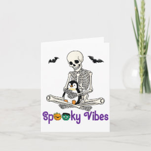 Carte Manchot qui étreint un squelette Vibes effrayantes