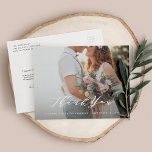 Carte Mariage photo Soft Calligraphy Merci<br><div class="desc">Ce design présente une belle police de caractères manuscrite romantique. Pour une personnalisation plus avancée de ce design,  il suffit de cliquer sur le bouton "Customiser" ci-dessus !</div>