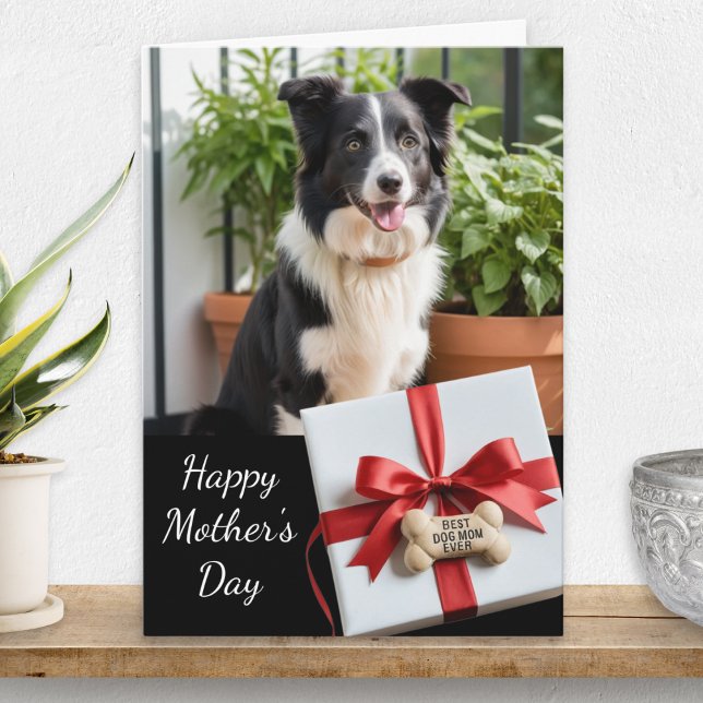Carte Meilleur chien Maman Jour animal de compagnie Phot (A Mother's Day card for the 'Best Dog Mom Ever', with pet photo and custom text inside)