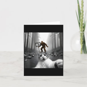 Carte Même de selfie de chat drôle avec Bigfoot 67 Six S
