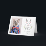 Carte Meowny Christmas mignon chat avec Antlers Xmas Pho<br><div class="desc">Belle illustration d'un chat avec des bois souriants. Sous le chaton, on dit "Meowy Christmas". Le texte modifiable qui est aussi sur le devant dit "Ayez des pattes - timidement Noël extraordinaire!" Cette carte inclut également un modèle photo, alors assurez-vous de remplacer la photo par celle de votre propre chaton...</div>