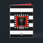 Carte Minorah Shabbat Shalom<br><div class="desc">Cette carte au style distinctif présente une menorah moderne et colorée sur des rayures noires et blanches audacieuses. Carte intérieure bordée et coordonnée pour votre plaisir d'écriture et dit, "Shabbat Shalom". ~ karyn</div>