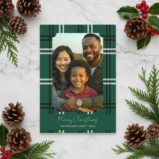 Carte Modern Green Plaid Family Photo Holiday Greeting (Créateur téléchargé)