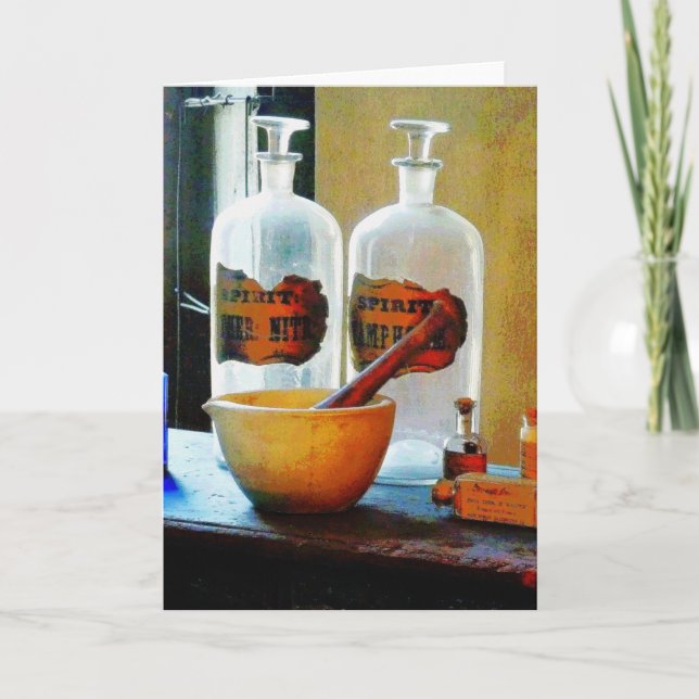 Carte Mortar and Pestle With Bottles (Devant)