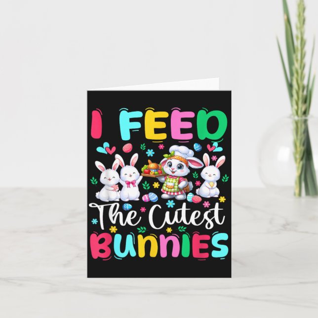 Carte Nourrir Les Plus Mignons Lapins de Pâques Dame de  (Devant)