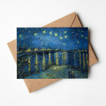 Carte Nuit étoilée sur le Rhône | Vincent van Gogh<br><div class="desc">Starry Night Over the Rhône (1888) de Vincent van Gogh est un tableau post-impressionniste fascinant qui saisit une vue sereine de la nuit sur le Rhône à Arles, en France. L'oeuvre présente un ciel bleu profond orné d'étoiles dorées chatoyantes et de leurs réflexions sur l'eau. Au premier plan, deux figures...</div>