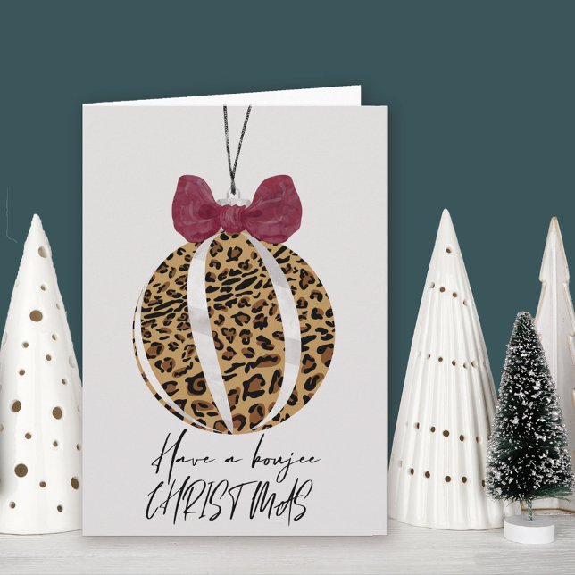 Carte Ornement d'arbre à impression léopard Boujee Noël (Leopard Print Bauble Christmas Card. Buy professionally printed or as printable digital download.)