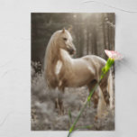 Carte Palomino Horse Photo<br><div class="desc">Cette conception a été créée par art numérique. Elle peut être personnalisée en cliquant sur le bouton personnaliser et en modifiant la couleur, en ajoutant un nom, des initiales ou vos mots préférés. Contactez-moi à l'adresse colorflowcreations@gmail.com si vous souhaitez que ce design soit disponible sur un autre produit. Voir d'autres...</div>