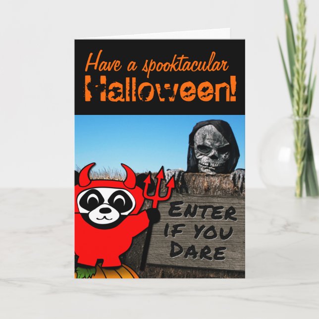 Carte Panda dans le costume de diable au labyrinthe (Devant)