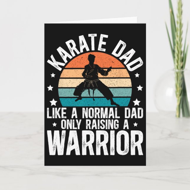 Carte Papa Karaté Élevant Un Guerrier Papa Karaté  (Devant)