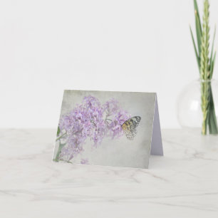 Carte papillon sur lilas pourpre