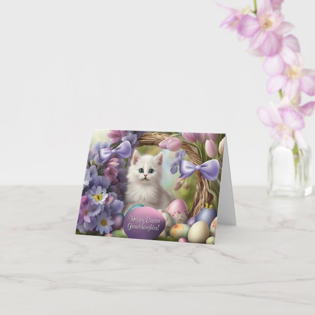 Carte Pâques de petite-fille avec panier de chaton blanc (Orchidée)