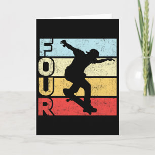 Carte Patineur de 4 ans faisant du skateboard pour sa fê