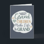 Carte Petits-enfants Citation Manuscrite 'La Vie Est Bel<br><div class="desc">Petits-enfants rendent la vie belle - jolie typographie avec cœur, feuilles et texte modifiables de couleur - Un design dessiné à la main dans la gamme de couleurs Eucalyptus Vert, Menthe, Bleu Marine, Or et Vert Pin. Tous les éléments du design sont modifiables ! Caractéristiques : polices manuscrites chic, éléments...</div>