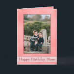 Carte Photo assez rose de maman de joyeux anniversaire<br><div class="desc">La carte d'anniversaire parfaite pour la maman, ce stationnaire personnalisé est une d'une sorte en raison de vous. Comportant votre avant et centre personnels de photo, il y a un bel arrière - plan rose de parchemin. La frontière de photo peut être ajustée pour adapter la taille de la photo...</div>