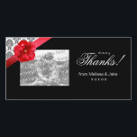 Carte photo avec arc et damas fleuris rouges<br><div class="desc">Carte photo avec arc en fleur rouge et design damassé. Il suffit d'insérer votre photo et de customiser le texte.</div>