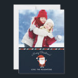 Carte photo de fêtes de fin d'année avec Père Noël<br><div class="desc">Une illustration moderne et mignonne de Père Noël personnalise cette carte avec votre nom,  photo et les mots Joyeux Noël. Utilisez votre photo favorite pour créer une carte de Noël originale et tendance à envoyer à votre famille et vos amis. Conçue pour vous par Blackberry Boulevard.</div>