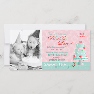 Carte photo de l'invitation de gâteau fraise