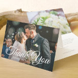 Carte photo de Merci Mariage personnalisé<br><div class="desc">Ce mariage photo personnalisé tout simplement chic, merci modèle de carte de note dispose d'un design simple, élégant et moderne. Vous pouvez également l'utiliser pour d'autres occasions, car il est entièrement modifiable. L'avant présente votre photo préférée, vos prénoms et un message de "Merci" véhiculé par une police qui se sent...</div>