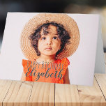 Carte Photo simple moderne Accueil d'anniversaire<br><div class="desc">Le design est moderne et simple. Ajoutez une photo personnalisée du célébrant d'anniversaire et ajoutez son nom,  ajoutez un message personnalisé. La couleur de la typographie fonctionne le mieux sur une photo qui a de la couleur à la partie typographique pour qu'elle apparaisse.</div>