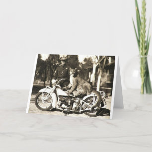 Carte photo vintage d'un policier sur la moto puma