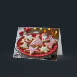 Carte Plaque de cookies de Noël<br><div class="desc">Une assiette rouge festive présente une variété de biscuits sur le thème de Noël,  dont des étoiles,  des arbres et une Père Noël. Le texte est modifiable.</div>