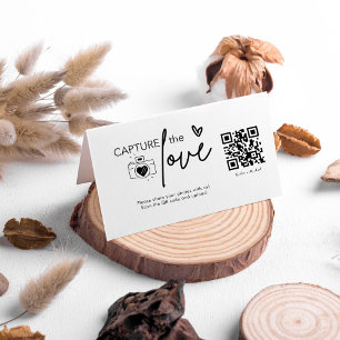 Carte pliée avec QR code pour capturer l'amour ave