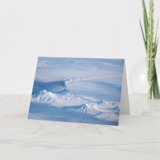 Carte Plume Émanant Du Volcan Kliuchevskoi. (Devant)