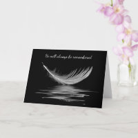 Plumes blanches sur l'eau