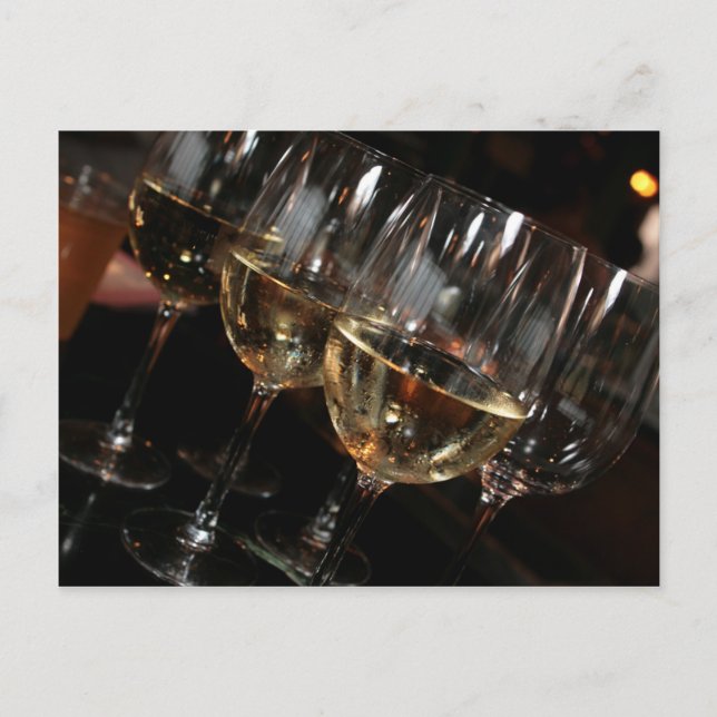 Carte Postale À mon âge, j'ai besoin de verres à vin (Devant)