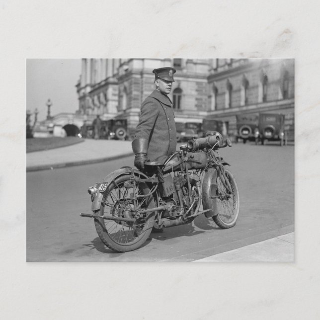 Carte Postale Agent de police à moto, 1922 (Devant)