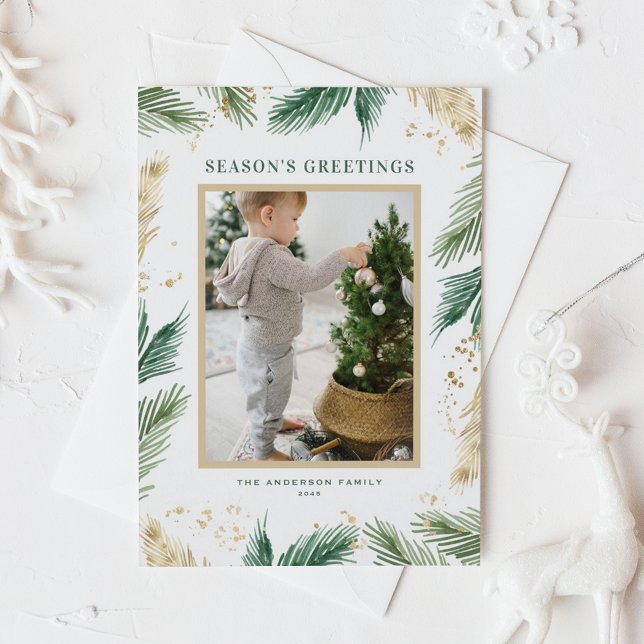 Carte Postale Aiguilles de pin de Faux Foil Bonnes Fêtes photo (Green Watercolor and Faux Gold Foil Pine Needles Photo Season's Greetings Holiday Postcard)