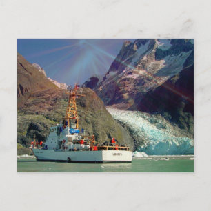 Carte Postale Alaskan Mountain View avec bateau