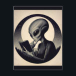 Carte Postale Alien Femme Lecture Livre Vintage esthétique<br><div class="desc">Postcard présente une image de style vintage d'une alien de l'espèce grise absorbée par la lecture d'un livre avec la lune et le ciel derrière elle. Cette oeuvre s'adresse aux amateurs de livres et aux amateurs de science-fiction, surtout aux aliens gris ! Illustration de science-fiction réalisée pour des bibliophiles qui...</div>