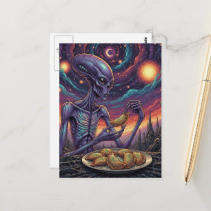 Carte Postale Alien Violet Mangeant des Pierogies