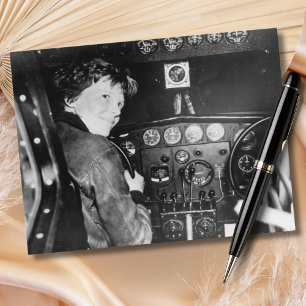 Carte Postale Amelia Earhart Photo Noir Blanc Aviation Vintage