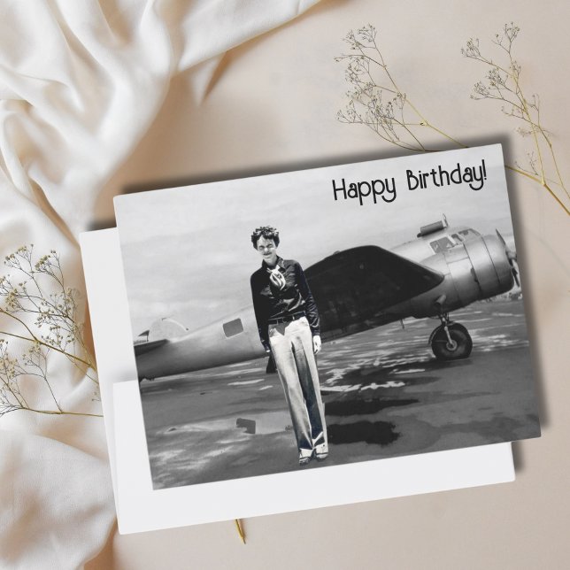 Carte Postale Amelia Earhart Photo Noir et Blanc, Anniversaire d (Créateur téléchargé)