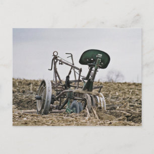 Carte Postale Amish Corn Cutter dans Field Postcard