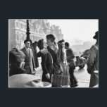 Carte Postale Amoureux Paris - 1950 - Robert Doisneau<br><div class="desc">Amoureux Paris - 1950 - Robert Doisneau</div>