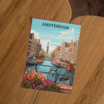 Carte Postale Amsterdam Holland Canal View<br><div class="desc">Il s'agit d'une carte postale d'Amsterdam colorée qui présente l'architecture unique et le célèbre canal de la capitale hollandaise Amsterdam,  Pays-Bas. Fait un grand souvenir et un cadeau de voyage de la Hollande pour chaque touriste et visiteur de la destination de voyage européenne. Faites les vôtres et achetez maintenant.</div>