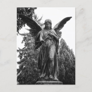 Carte Postale Ange Avec Ailes Étalées Tenant Une Fleur