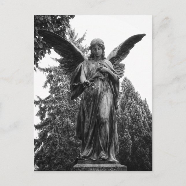 Carte Postale Ange Avec Ailes Étalées Tenant Une Fleur (Devant)