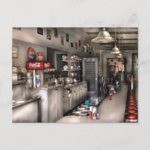 Carte Postale Années 1950 - La Fontaine de Soda